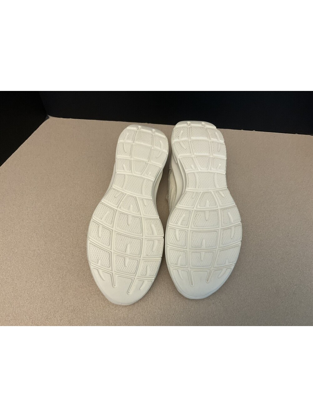New! Womens Skechers "Hands Free ~ Swift Fit” (Natural) Slip-In Shoes. Size 10. - Picture 8 of 8